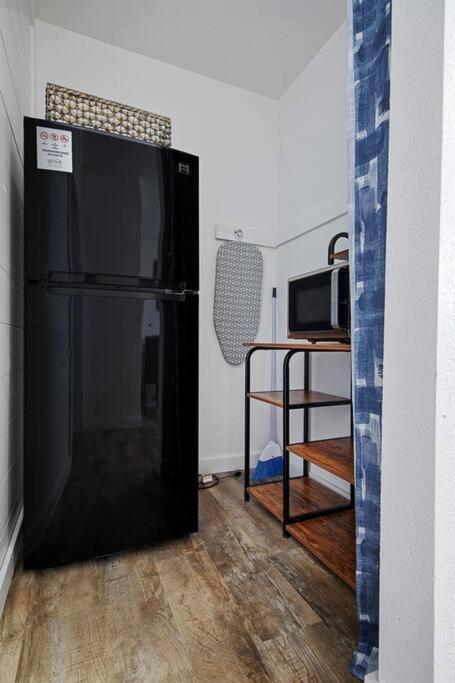 Couples Studio 1 W Full Kitchen Apartment Oakhurst Exterior photo