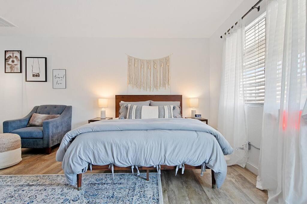 Couples Studio 1 W Full Kitchen Apartment Oakhurst Exterior photo